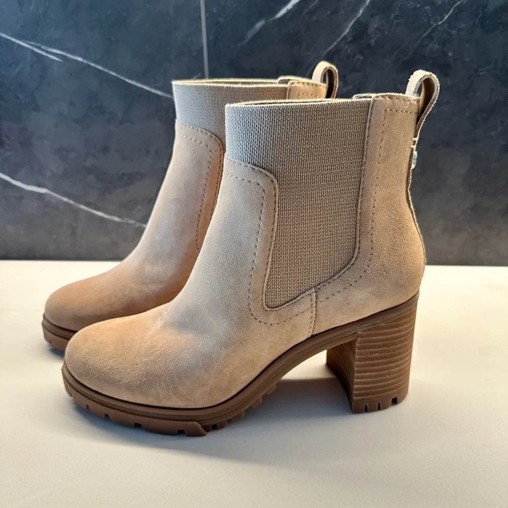 NWT Vince Camuto Denniel Tan Ankle Boots